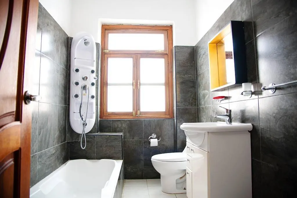 Spacious 3 Bedroom Apartment Old Town 基多 0*,  厄瓜多尔